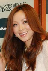 ���V���q�A���b�e�E�����Ƃ̔N�������ے���z���C�g�f�[�u���҂��Ă܂��v