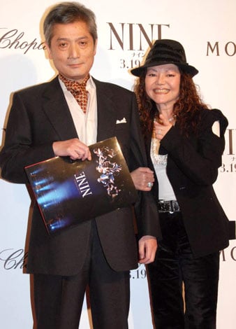 映画『NINE』の完成披露試写会のレッドカーペットイベントに参加した（左から）細川俊之と木の実ナナ　（C）ORICON DD inc.　