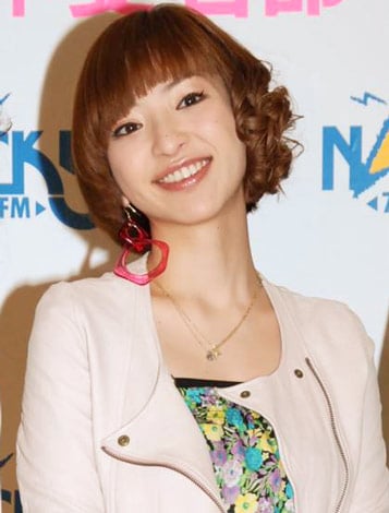 画像 写真 全員 B型 大物歌手2世の愛娘4人がfmラジオの帯番組に挑戦 3枚目 Oricon News