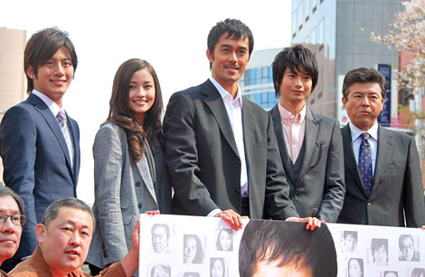三浦友和の画像 写真 阿部寛 主演作の舞台 人形町で凱旋御練り 57枚目 Oricon News