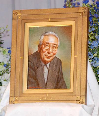 画像 写真 玉置宏さん お別れの会 に550人 名司会者の死を偲ぶ 3枚目 Oricon News