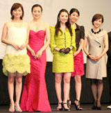 映画『Flowers』の完成披露試写会に出席した（左から）広末涼子、鈴木京香、田中麗奈、竹内結子、滝川クリステル　
