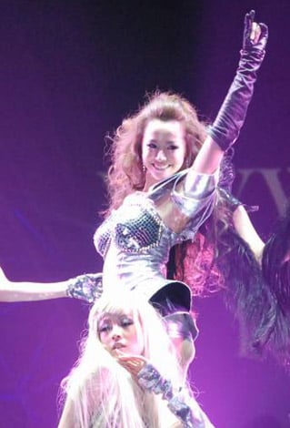 『Girls Award 2010』で2年8か月ぶりにファンと対面、ダンスパフォーマンスを披露した沢尻エリカ　（C）ORICON DD inc.　