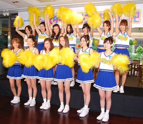 画像 写真 次世代エイベックスガールズがチア姿で同社所属のサッカー日本代表 本田圭佑にエール 2枚目 Oricon News