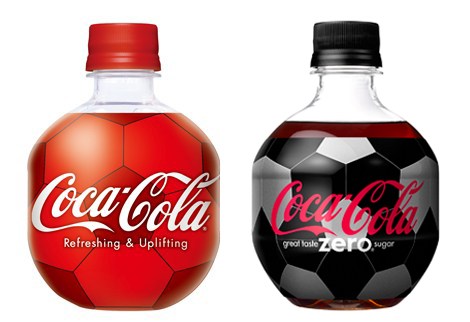 W杯気分を盛り上げる ボール型ボトルのコカ・コーラ | ORICON NEWS