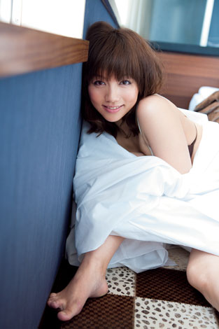 画像 写真 元お天気キャスター 甲斐まり恵 初の水着写真集を発売 2枚目 Oricon News