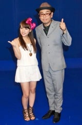 音楽番組『ミュージャック』（関西テレビ）の新MC就任会見に出席した（左から）AKB48の高橋みなみと中島ヒロト　（C）ORICON DD inc.　