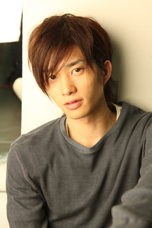 バイク事故で降板 大東俊介の代役に若手舞台俳優 田島優成 Oricon News