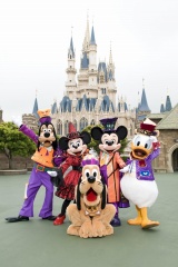 オリエンタルランドが展開するハロウィンイベント『ディズニー・ハロウィーン』のイメージ　(C)Disney　