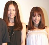 2�l�́g�݂Ђ�h���u�J�߂�����������v �f��wnude�x������I���ʉ�