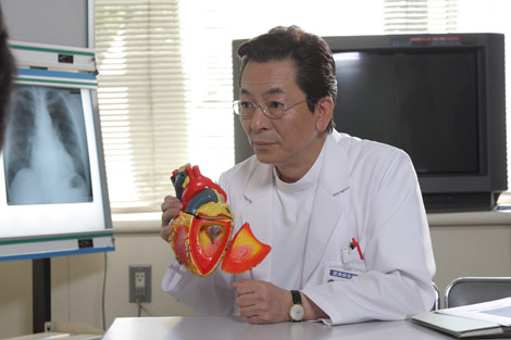 画像 写真 水谷豊が 神の手 持つ天才外科医役 チーム バチスタ 原点をドラマ化 3枚目 Oricon News