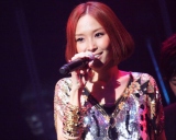 �������؂��|�\�E���ނ𔭕\�����A�t�@���N���u�������LIVE�i7��30���J�Áj�̖͗l�@