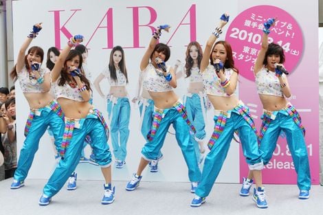 画像 写真 韓国人気グループkara ヒップダンス に3000人熱狂 1枚目 Oricon News