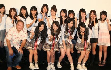 Scandalがアコースティックな生歌披露 映画 ルー ガルー 初日舞台あいさつ Oricon News