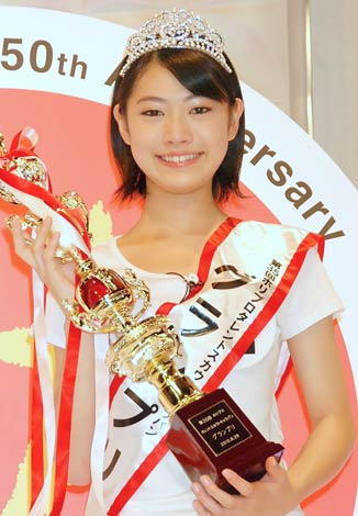 ホリプロTSCグランプリは14歳“秋田美人”の安田聖愛さん | ORICON NEWS