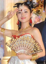 �Ό����Ƃ݂����剻�I �g���v���X23cm�̃h���͈ߑ��� �u�E�G�f�B���O�h���X���o�v