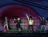 ��^K-POP�C�x���g�wSEOUL TOKYO MUSIC FESTIVAL 2010�x�Ńp�t�H�[�}���X���I����2NE1�@�@