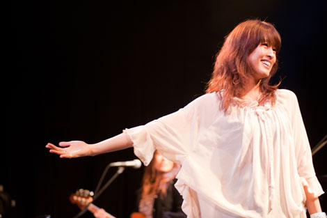 宇徳敬子 自身初のワンマンライブに感激 ファンへの約束が果たせました Oricon News