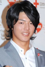 �ΐ�ɑI��A�J��錾�ŏ��̍g���̍���o���I