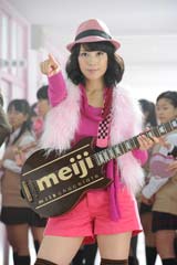 �����ˎсA17���̏��q�������]�����b�N�����[���[�ɕϐg