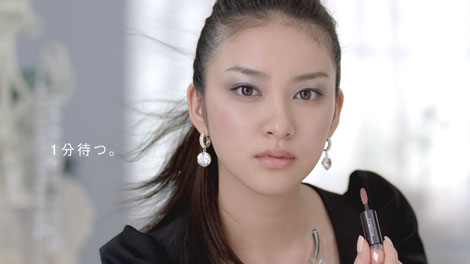 武井咲の画像 写真 椎名林檎が化粧品cmに初出演 期待の女優 武井咲と マキアージュ の 顔 に 3枚目 Oricon News