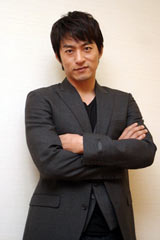 �`���E�W�����A�j�̗F��͈ꐶ���m �؍��Łw�j�����̔҉́x�Ɏ剉