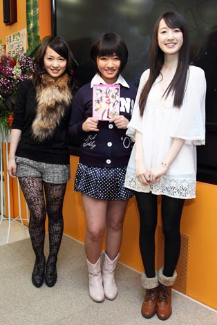 土偶ビキニ姿の美少女戦隊モノ 古代少女隊ドグーンｖ がdvd化 やざパイは 現場は女子のフローラルな香り と笑み Oricon News