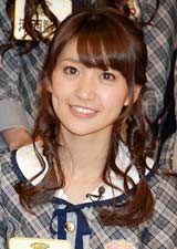日本テレビ系新番組『なるほど！ ハイスクール』の会見に出席したAKB48・大島優子　