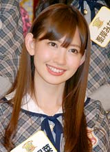 日本テレビ系新番組『なるほど！ ハイスクール』の会見に出席したAKB48・小嶋陽菜　