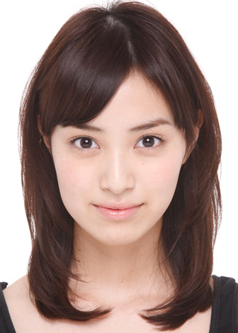 岡本あずさ キャバ嬢役で映画単独初主演 ベッドシーンは 全力でぶつかります Oricon News