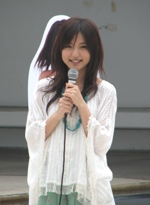 画像・写真 | 真野恵里菜がオトナな表情の写真集発売イベント。「表紙