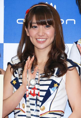 「オリコン2011年上半期ランキング」表彰式に出席した、AKB48の大島優子　（C）ORICON DD inc.　
