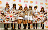 AKB48の恋愛妄想ゲームの第2弾『AKB1/48 アイドルとグアムで恋したら…』の制作発表会に出席した（左から）仁藤萌乃、指原莉乃、大島優子、高橋みなみ、渡辺麻友、横山由依、河西智美　
