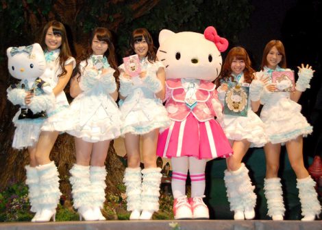 AKB48指原莉乃ら、キティちゃんとのコラボに大興奮「世界に向けた第一