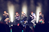 SHINee�A�v���~�A�����C�u����������1��3000�l����
