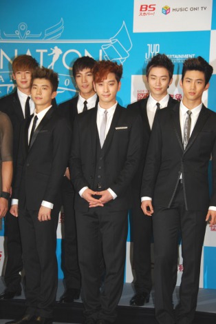 2PM（左から：ニックン、ウヨン、ジュンス、チャンソン、ジュノ、テギョン）　（C）ORICON DD inc.