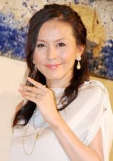 杉本彩が結婚会見「夫は番犬のような人」 | ORICON NEWS