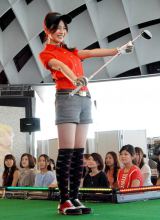 DVD『フジテレビ女性アナウンサー みんなでゴルフ2』の発売記念イベントに登場した平井理央アナウンサー