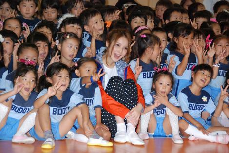 画像 写真 佐々木希 園児135人と パピプペ ダンス 披露 3枚目 Oricon News