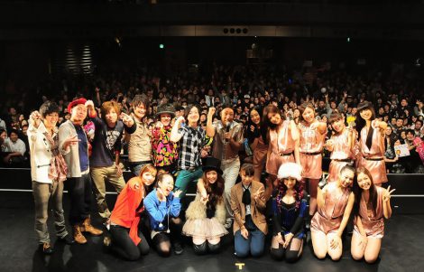 7組のアーティストと司会のゆってぃが出演した『oricon Sound Blowin’2011〜autumn〜』 