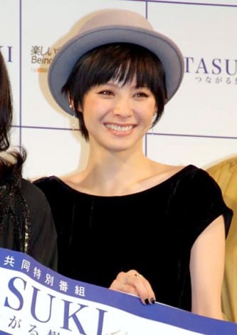 松浦亜弥の画像・写真 | THE ALFEE・高見沢、“巻き髪”の秘密明かす「自分じゃできない」 3枚目 | ORICON NEWS