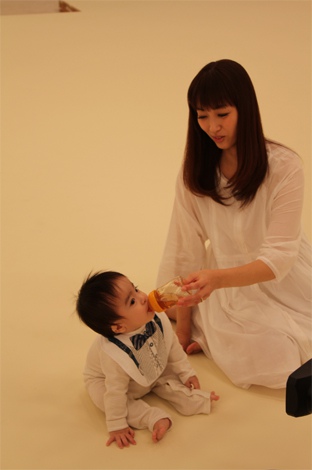 画像 写真 坂下千里子 長男とcmで初共演 ワクチン接種の必要性を呼びかけ 10枚目 Oricon News