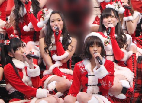 Akb48 サンタ姿で スマスマ に出演 ヒットメドレーで競演 Oricon News