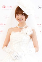 AKB�c�����q���E�G�f�B���O�h���X���v���f���[�X 