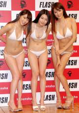 『ミスFLASH2012』に選ばれた（左から）遠野千夏、小松美咲、葉加瀬マイ　（C）ORICON DD inc. 
