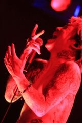 ���Ă���n�[�h�ȃX�P�W���[���Ń��C�u���s���Ă���DIR EN GREY�̃{�[�J���� 