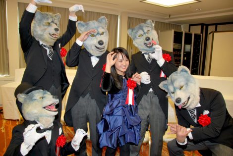 画像 写真 異色ツーショット実現 サブちゃん 覆面狼 バンドを激励 3枚目 Oricon News