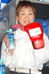 �~�l�����E�H�[�^�[�w�g�����Ȃ��L���b�v�h�t�����A�N�A�x�̐V�����L�Ҕ��\��ɏo�Ȃ����A��C�L�����f�B�[�Y�̎R��Ñ�@�iC�jORICON DD inc. 