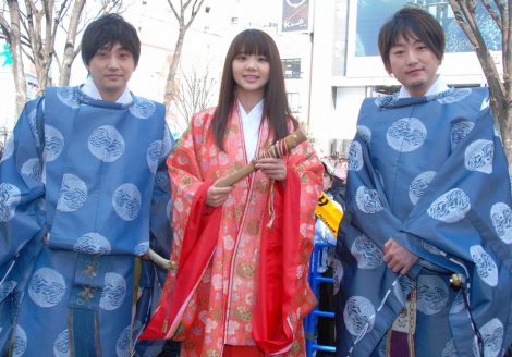 画像 写真 いきものがかり ひなまつり風衣装で登場 3人そろって 春 を待つ 1枚目 Oricon News