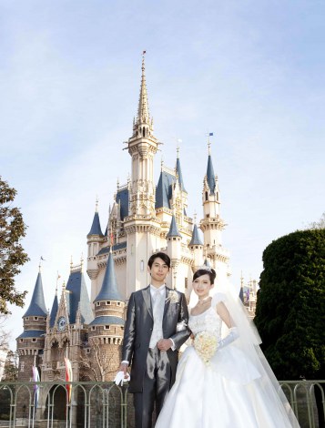 シンデレラ城で結婚式が可能に Tdl初の園内ウエディングプラン発表 Oricon News
